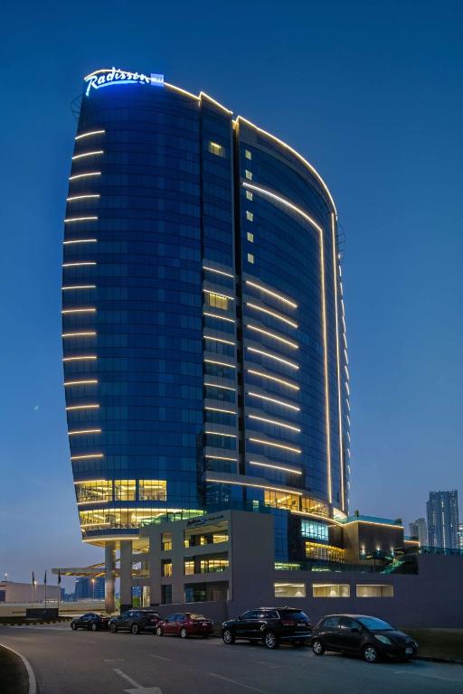 Al Bareeq (Radisson Blu Canal View) Hotel